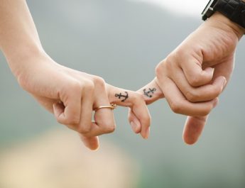 Tatuajes a mano: Hand Poke