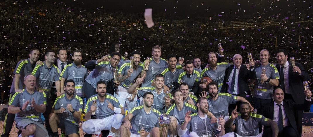 Equipos de futbol. Imagen de Carlos Domarco en Pixabay